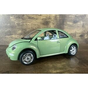 Burago 1998 Volkswagen New Beetle Green 1:18 Scale Die Cast Car Fast Shipping